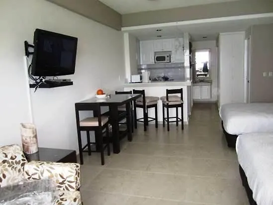 Beachfront Studio Carisa Y Palma Apartment Cancun