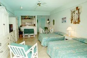 Beachfront Studio Carisa Y Palma Apartment Cancun 0*,