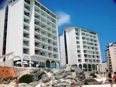 Beachfront Studio Carisa Y Palma Apartment Cancun