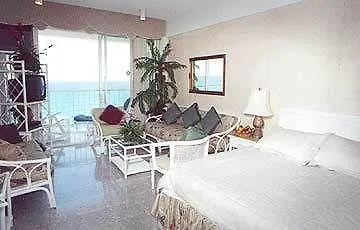 Beachfront Studio Carisa Y Palma Apartment Cancun